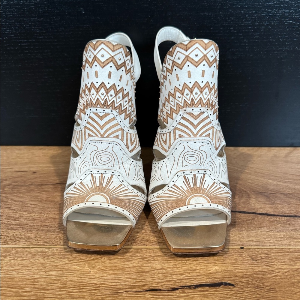 New Ivy Kirzhner heels cram gold size 6.5 M